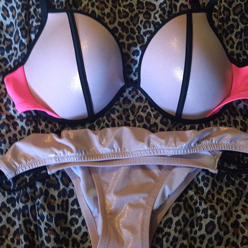 VS bikini